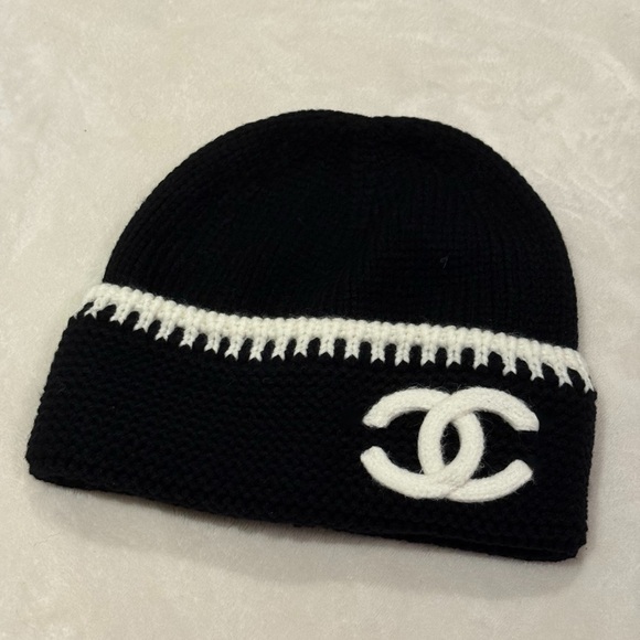 CHANEL Accessories - Black and White Knit Chanel Beanie with Logo